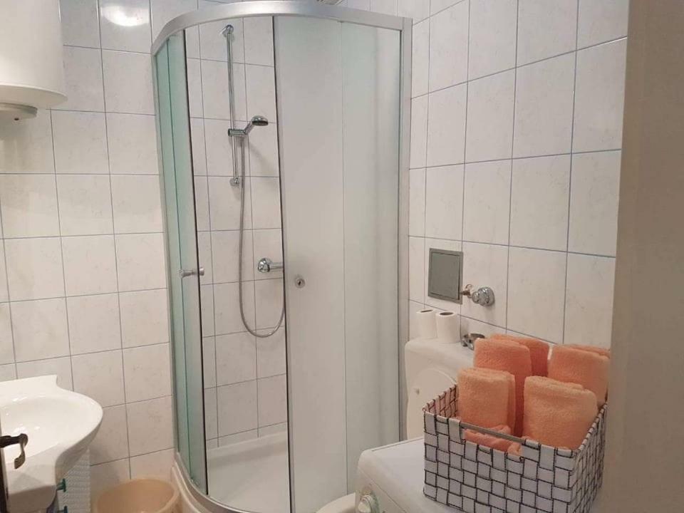 Apartman Mladenka Apartamento Crikvenica Exterior foto