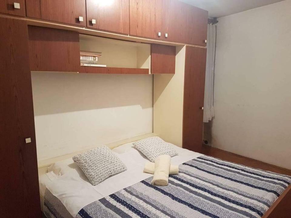 Apartman Mladenka Apartamento Crikvenica Exterior foto